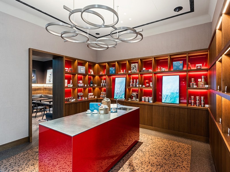 Illy Caffè ha svelato il restyling del punto vendita di via Montenapoleone a Milano Illy Caffè ha svelato il restyling del punto vendita di via Montenapoleone a Milano